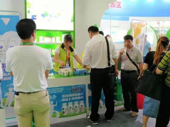 秒杀下单、低价拼团！6.5元鲜奶如何做好社区团购，实现5小时45万的销售奇迹？