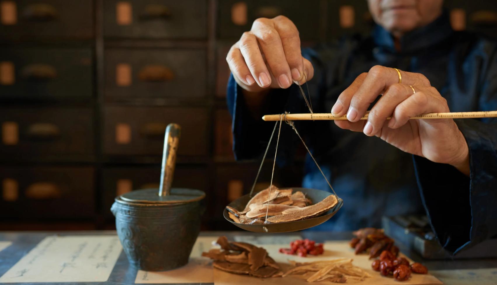 《中药行业现状与未来趋势白皮书》：中医养生是新风口？